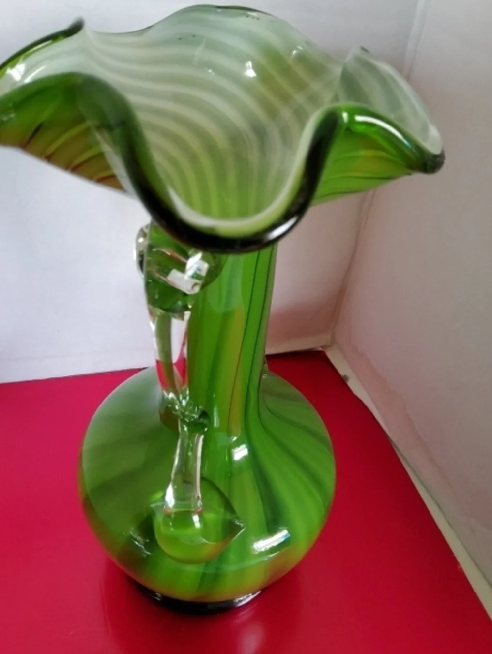 Brinns Pittsburgh Import Green/white Vase